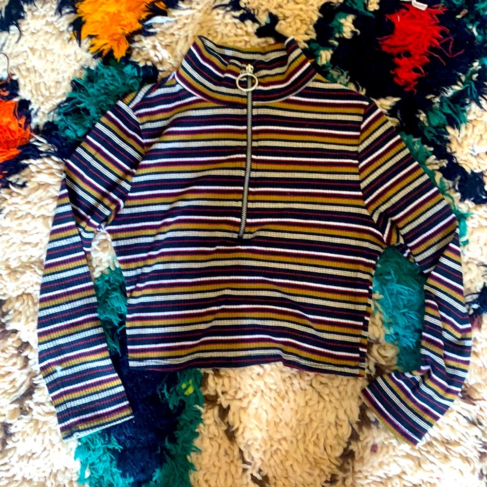 90’s style crop top